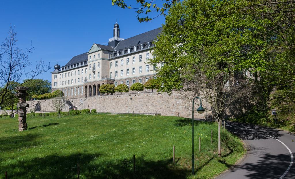 Kardinal Schulte Haus Hotel Bergisch Gladbach Exterior photo