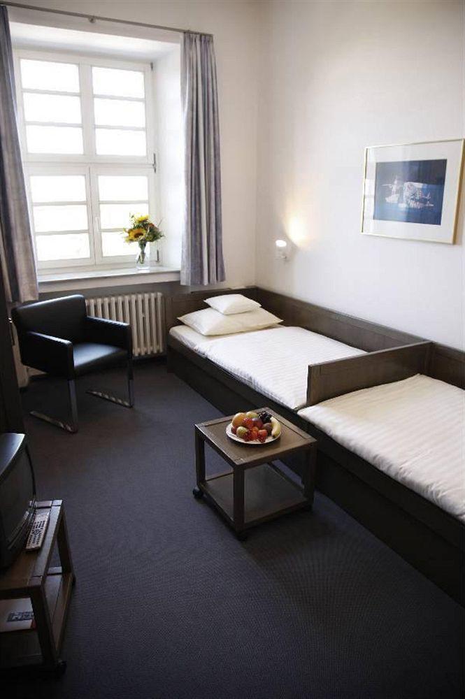 Kardinal Schulte Haus Hotel Bergisch Gladbach Exterior photo